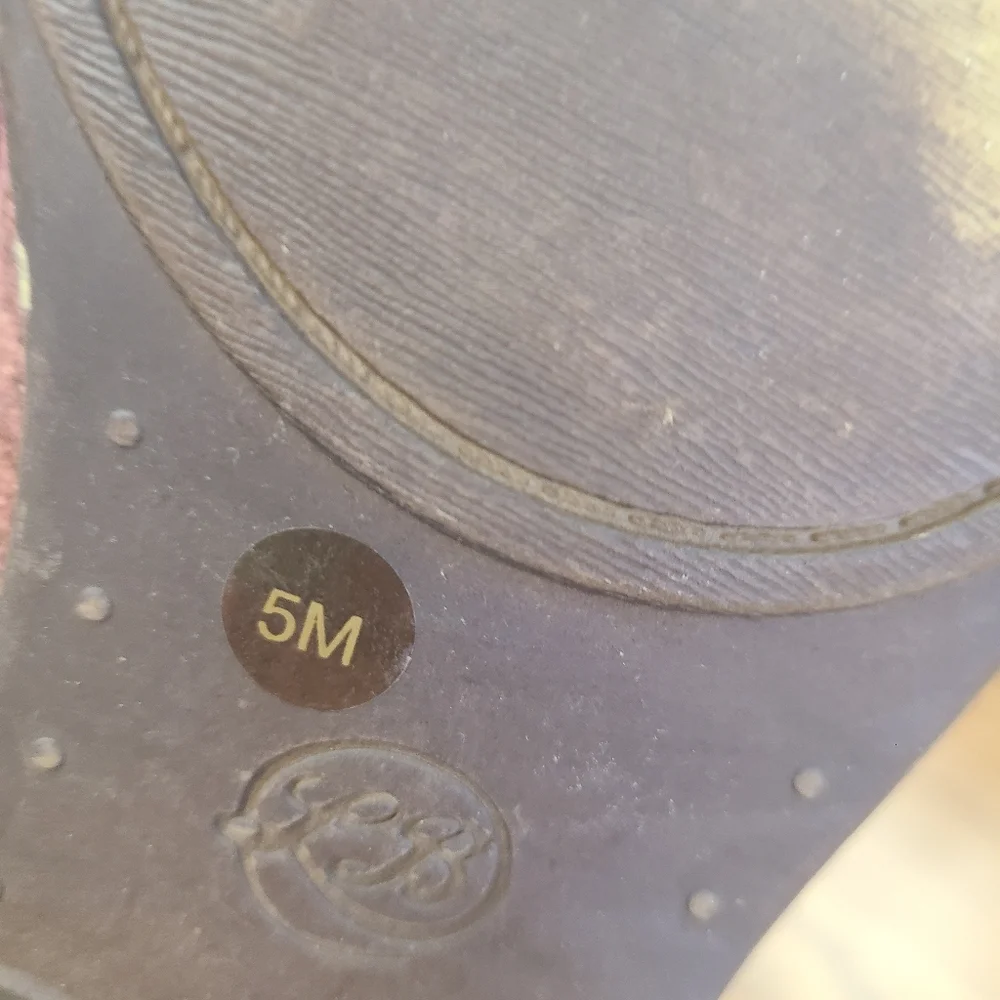 Lucky Brand Bartilino Bootie size 5
